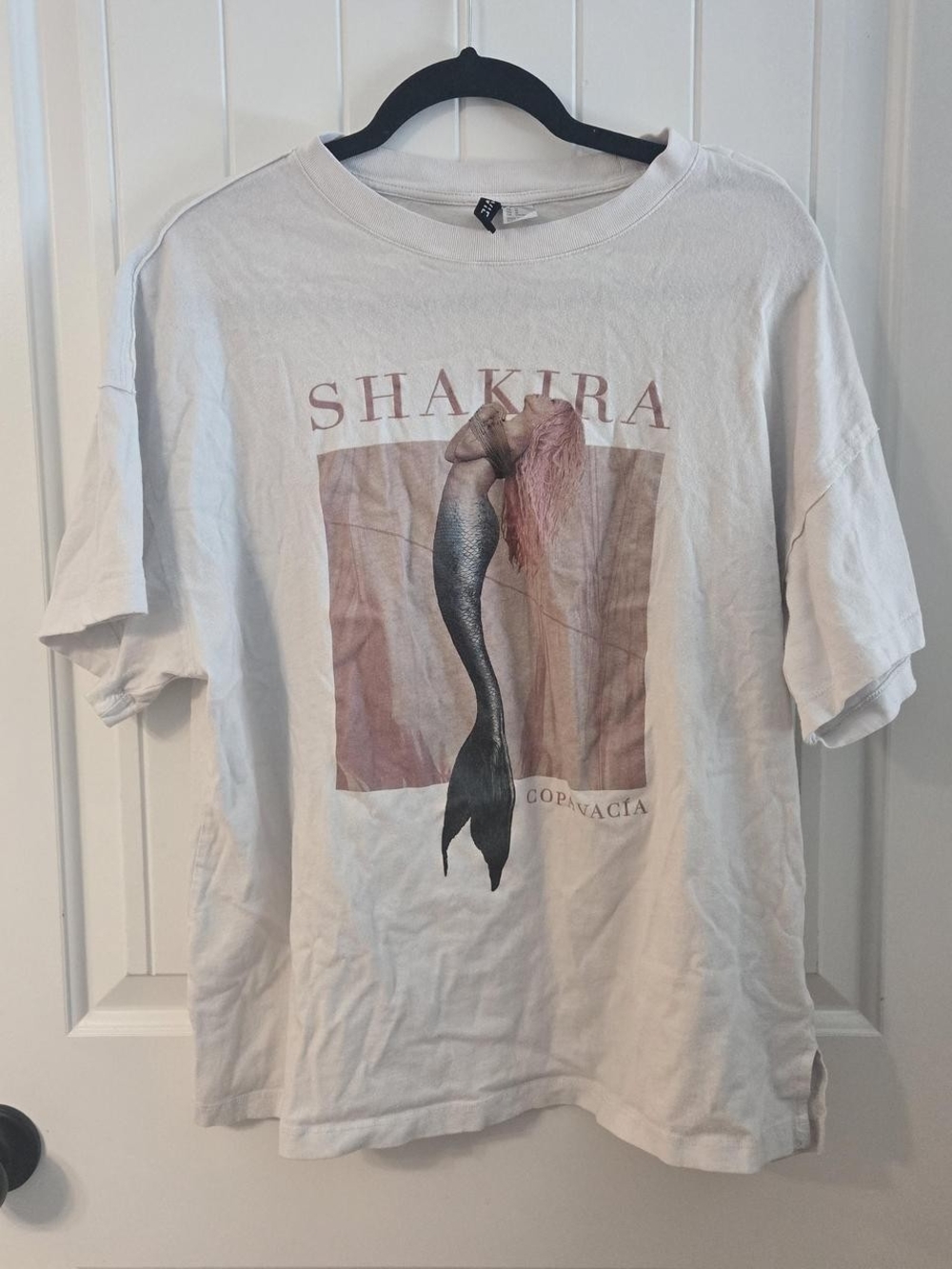 H&M White Graphic Tee with Pink and Black Artwork